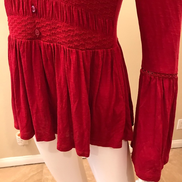 American Rag Cold Shoulder Bell Sleeve Top Womens Size Small Smocked - Picture 14 of 16